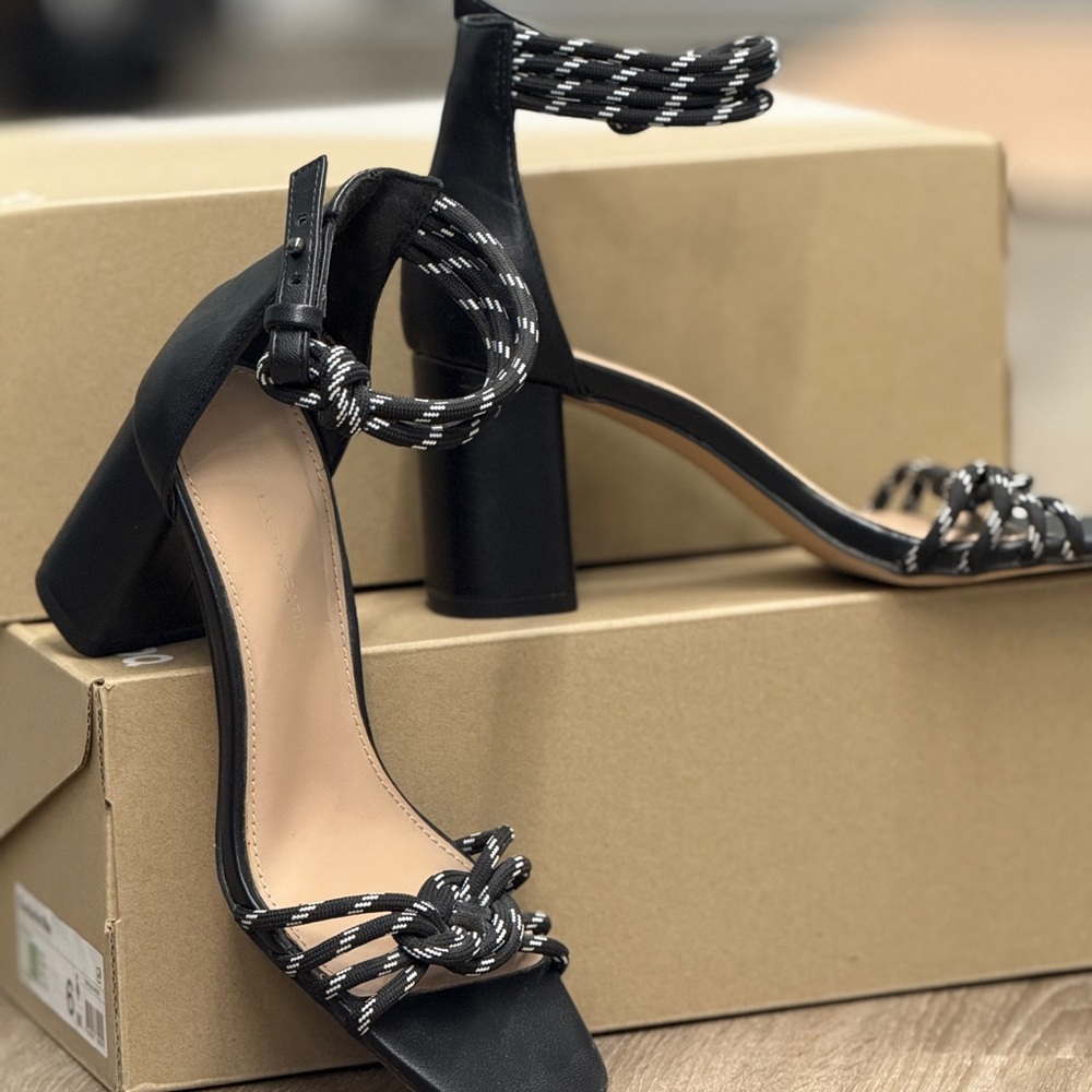 BCBGeneration Black and White Knotted Heels